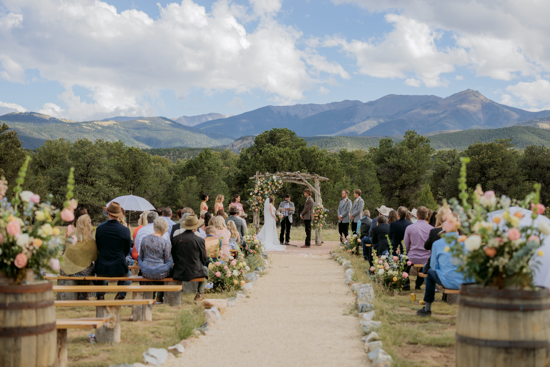 blue-coyote-wedding-veue